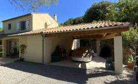 Carport toiture tuiles La Maison Des Travaux Alès