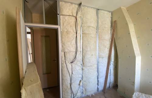 Création de cloisons de séparation pour WC 