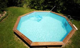 Construction d'une piscine semi-enterrée 