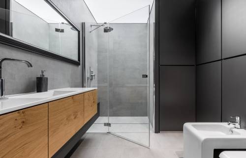 salle d'eau avec douche et wc 