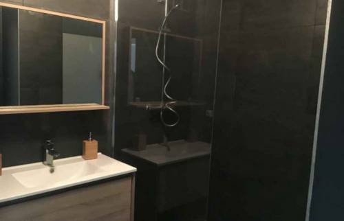 Salle de bain contemporaire 1 la-Maison-des-Travaux-Rouen