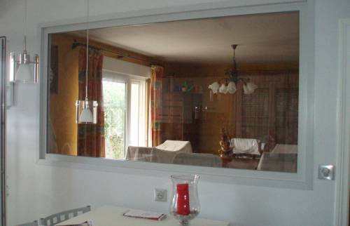 Châssis vitré PVC vu depuis la cuisine à VILLEBAROU (41)