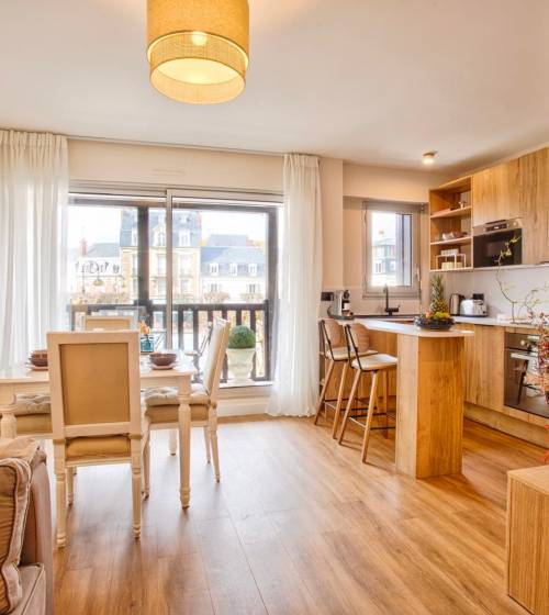 Le séjour et cuisine ouverte