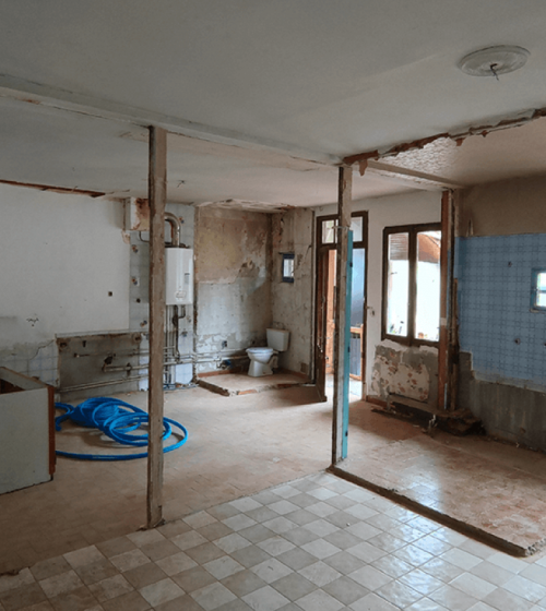 Appartement ancien avant rénovation complète à Voiron