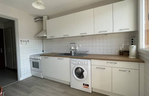 Une cuisine pratique et lumineuse