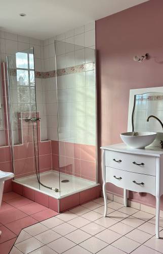 Salle d’eau terminée avec agencement optimisé