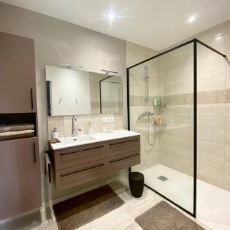 Rénovation de maison avec nouvelle salle de bain aménagée - Cholet 49