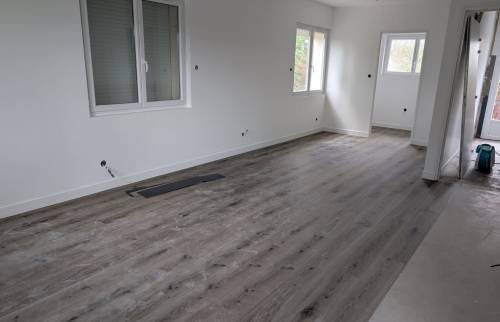 PENDANT Pose du sol en PVC effet bois