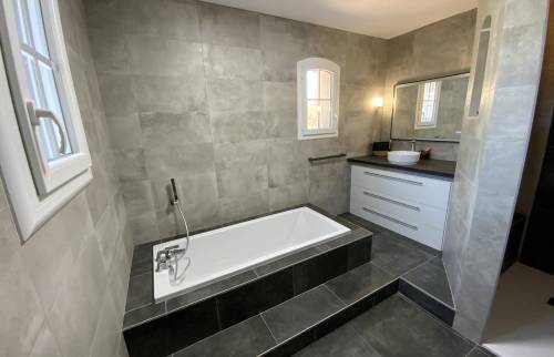 Baignoire de la nouvelle salle de bain La Maison Des Travaux Ales