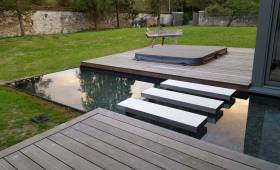 Terrasse avec bassin à Verrieres le Buisson Essonne