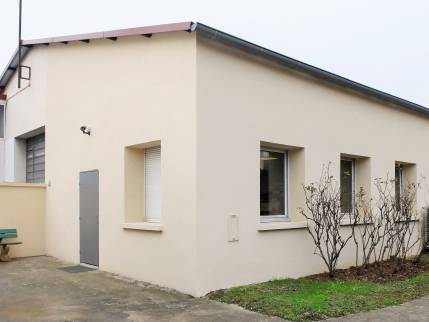 Ravalement de façade pour une entreprise située à Lyon Villeurbanne (Phase 2 côté rue)