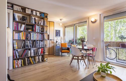 Parquet contrecollé en chêne clair vitrifié mat