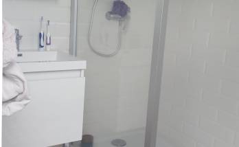 Pose nouvelle cabinet de douche avec seconde vasque acollée près de la paroi de protection cabinet - Clermont - 60600 -