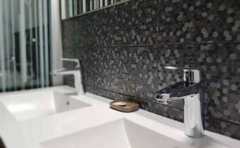 une jolie salle de bain à Craon