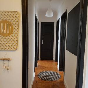 Cuisine et entrée colocation orléanaise - Alexandra Boiret-Fleury - Décoratrice - La Maison Des Architectes