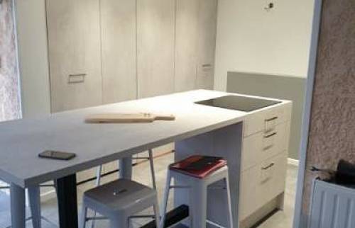 Préparation montage mobilier cuisine ouverte pavillon Crécy-la-Chapelle