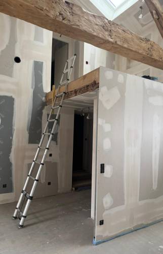 Travaux de placo et aménagement de la mezzanine dans cette rénovation de grange près de Voiron.