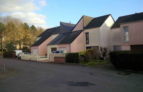 Photo avant surélévation au dessus d'un garage à Rennes