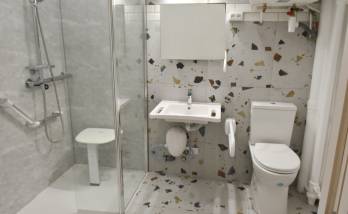 Salle de bain senior moderne et design à paris