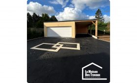 Aménagement extérieur réussi avec garage et carport attenant - Domagné 35113