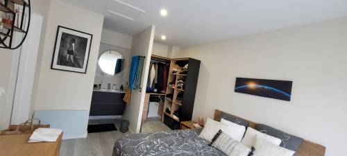 La salle de bain et le dressing