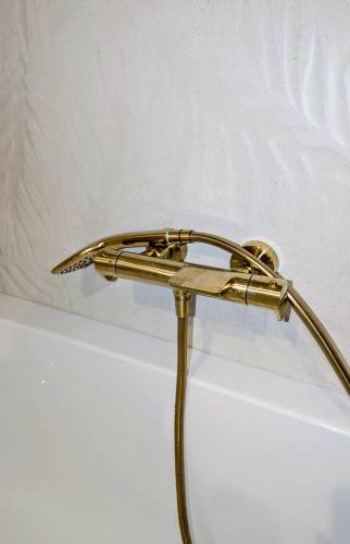 Détail robineterie baignoire