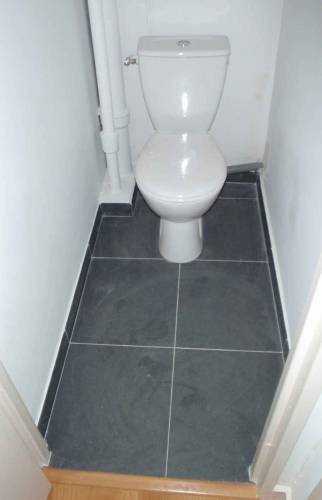 Installation de toilettes dans un appartement à Caen