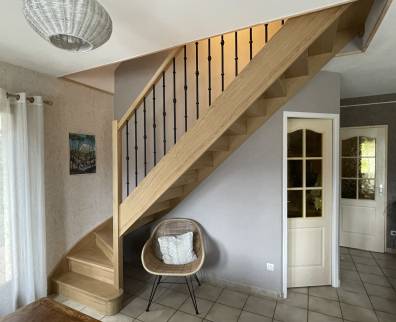 Le très joli escalier sur-mesure pour accéder aux combles