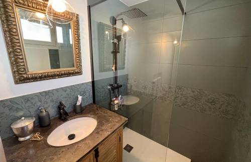 Rénovation vert sauge salle d'eau Talence