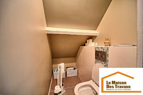 WC sous pente rénové (Varennes-Jarcy 91480)