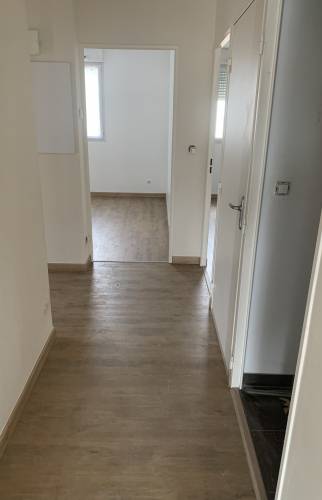 Sol du couloir après rénovation rénovation d’appartement à Bruz