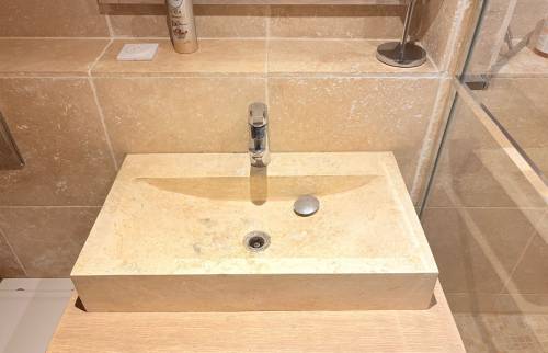 Rénovation complète d’une salle de bain moderne à Paris 17e