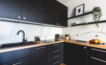 Aménagement de cuisine équipée noir et bois - Moissy-Cramayel 77550