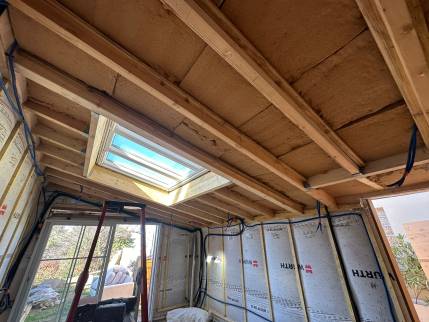 Limonest (69760) : isolation des murs et de la toiture de l'ossature bois