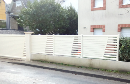 Clôture et portail en aluminium