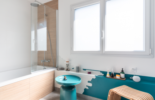 Création d'une surélévation de 70 m² et rénovation intérieure à Saint-Sébastien-sur-Loire - rénovation salle de bain