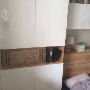 Création d'un dressing en tête de lit dans un appartement Lyonnais - Agathe Fonvielle - La Maison Des Architectes