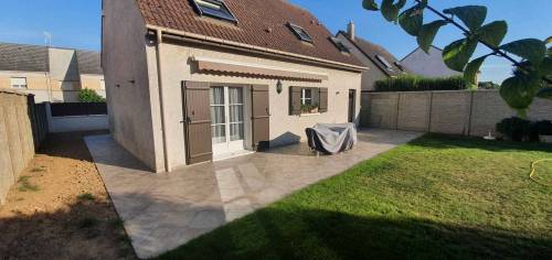  Création d'une terrasse en béton lors de travaux de rénovation extérieure - Brie-Comte-Robert 77170