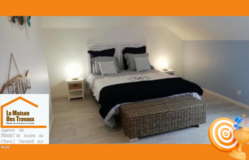 Une chambre rénovée avec soin grâce à La Maison Des Travaux Dreux, alliant confort moderne et finitions élégantes.