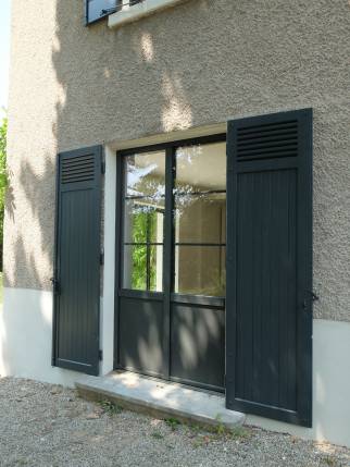 Neuville sur Saône (69250) : Remplacement des menuiseries extérieures par des fenêtres aluminium avec double vitrage haute isolation