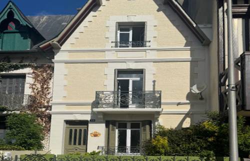 Travaux de ravalement sur une villa deauvillaise en centre-ville