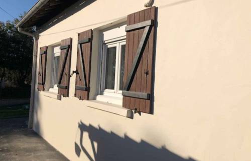 Ravaler la façade d'une maison à Honfleur