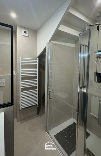 salle de bain pour personne à mobilite reduite