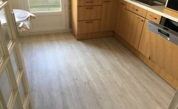 Revêtement de sol en carrelage imitation parquet à Vannes 