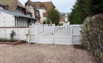 Portail d'entrée vue de l'intérieur