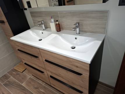 Meuble vasque de salle de bain après rénovation - Tramoyes 01390