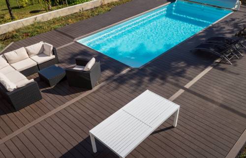 Piscine avec terrasse bois 