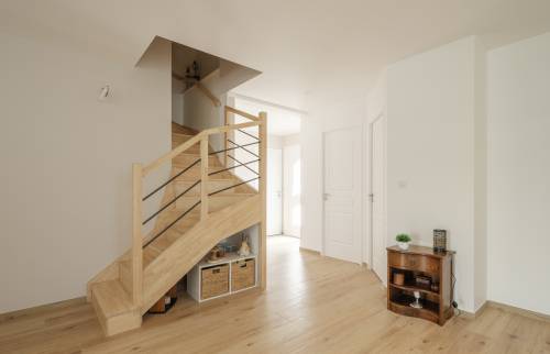 Rénovation de maison et extension à Thouaré-sur-Loire (44470) - escalier sur mesure