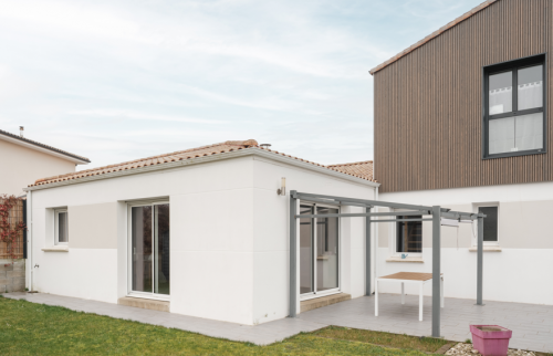 Surélévation de 50m² d'une maison à Basse-Goulaine - vue du jardin