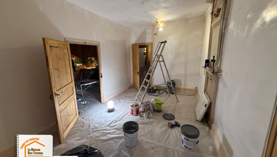 La Maison des Travaux Moûtiers, rénovation intérieure Beaufort, faux plafond LED, placard à ski sur mesure, artisans rénovation Savoie